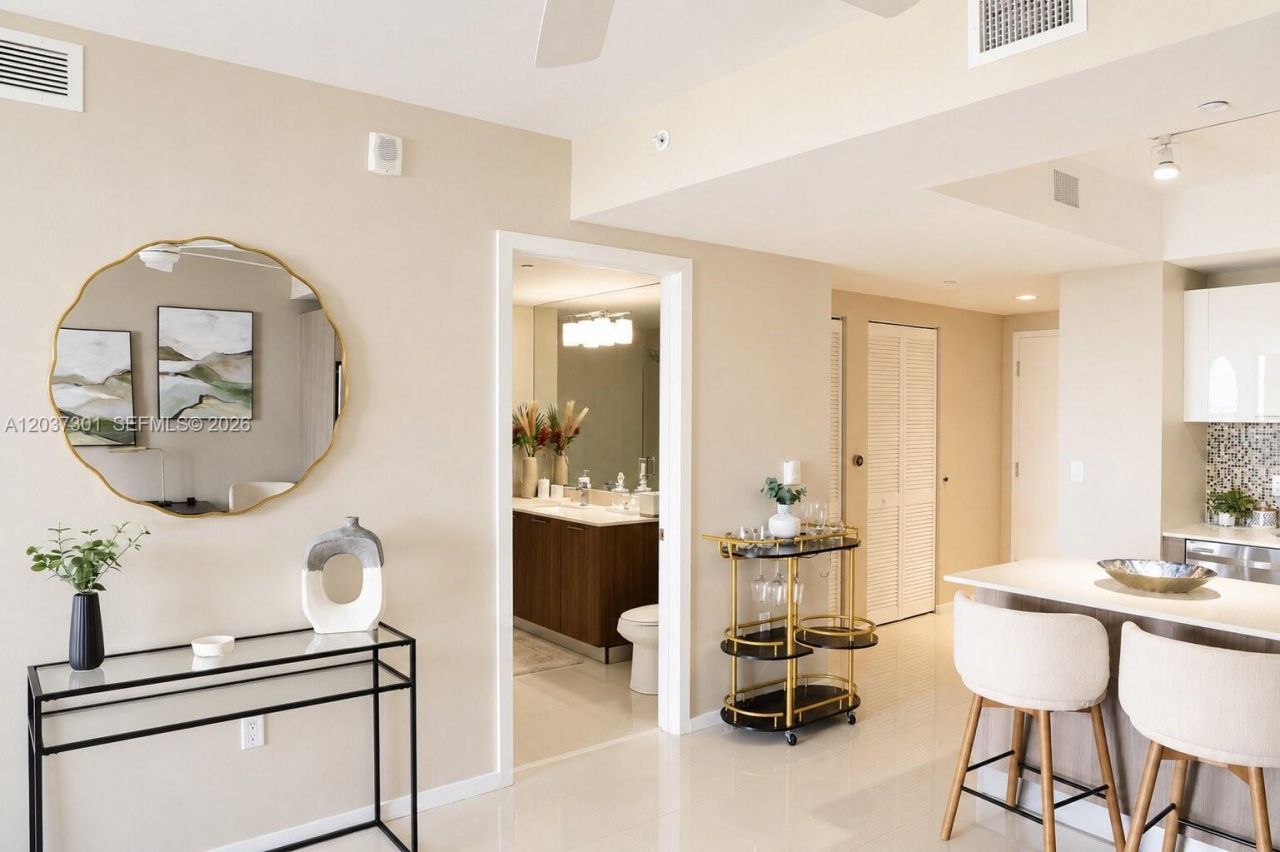 5300 Paseo Blvd , Unit 1510, Doral, FL 33166 Photo