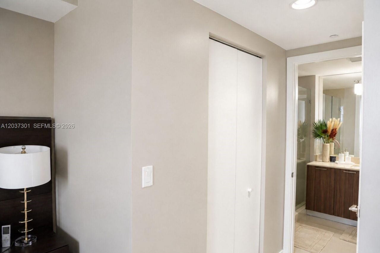 5300 Paseo Blvd , Unit 1510, Doral, FL 33166 Photo