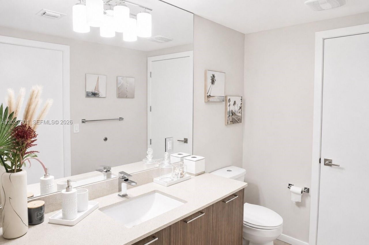5300 Paseo Blvd , Unit 1510, Doral, FL 33166 Photo