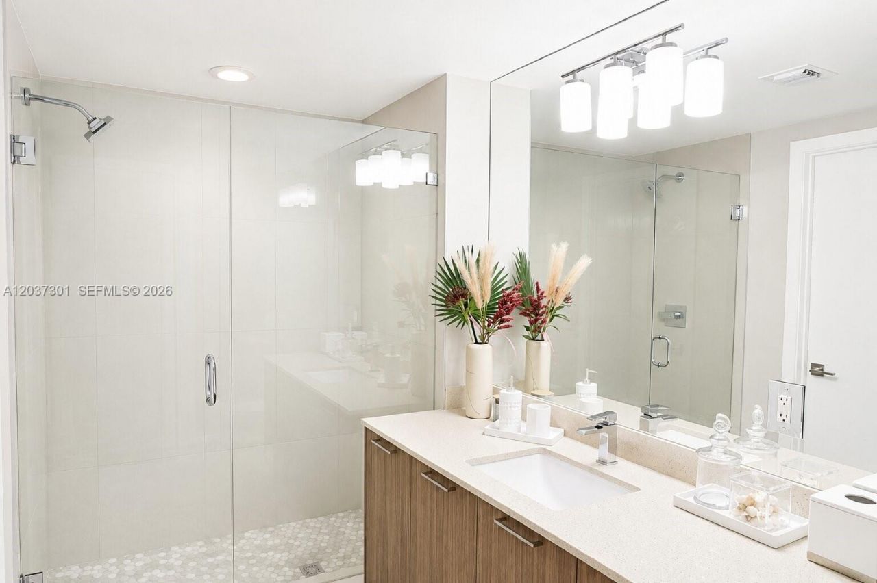5300 Paseo Blvd , Unit 1510, Doral, FL 33166 Photo