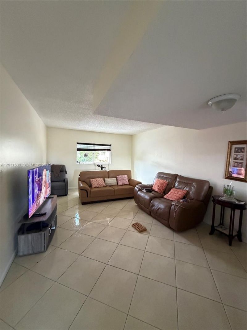 14902 SW 82nd Ln, Unit 13-205, Miami, FL 33193 Photo
