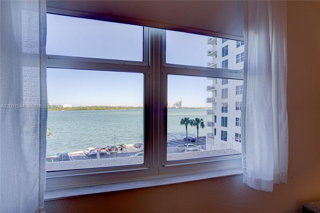 10350 W Bay Harbor Dr , Unit 4T, Bay Harbor Islands, FL 33154 Photo