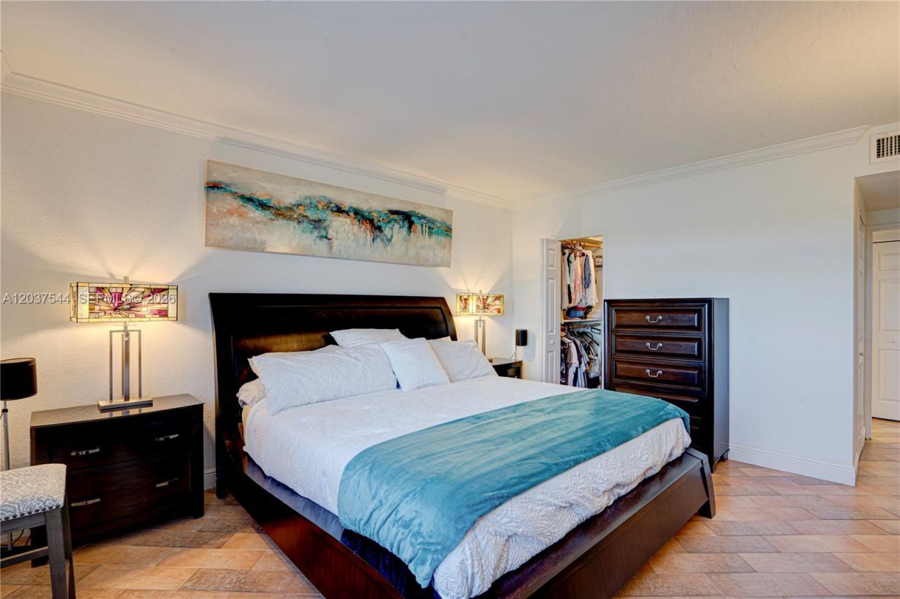 10350 W Bay Harbor Dr , Unit 4T, Bay Harbor Islands, FL 33154 Photo