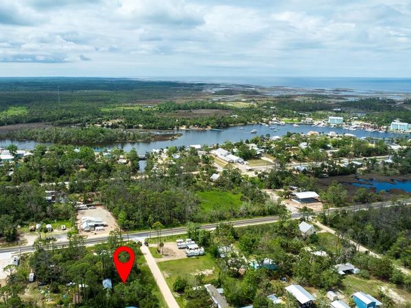 10 SE Eighth St, Steinhatchee, FL 32359