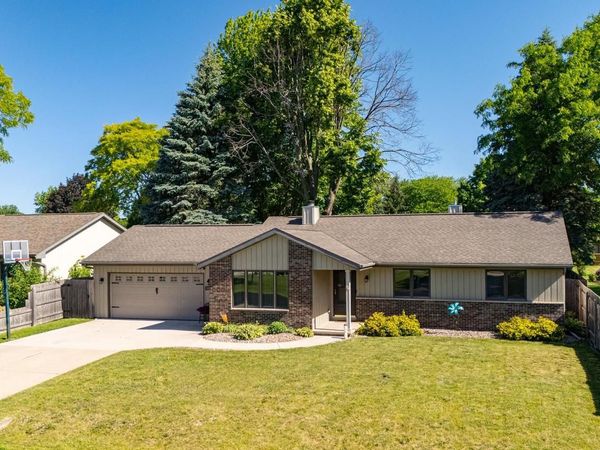 2656 W SUNNYVIEW ROAD, Appleton, WI 54914