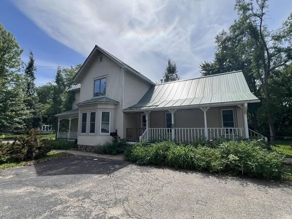 713 E LAKE STREET, Waupaca, WI 54981
