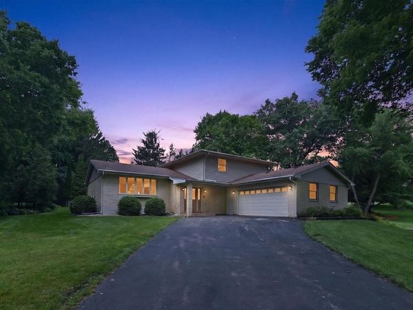 3924 S Meadow Drive, Middleton, WI 53562