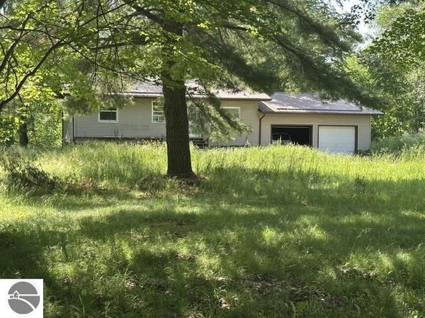 7816 Vernon Road W, Lake, MI 48632