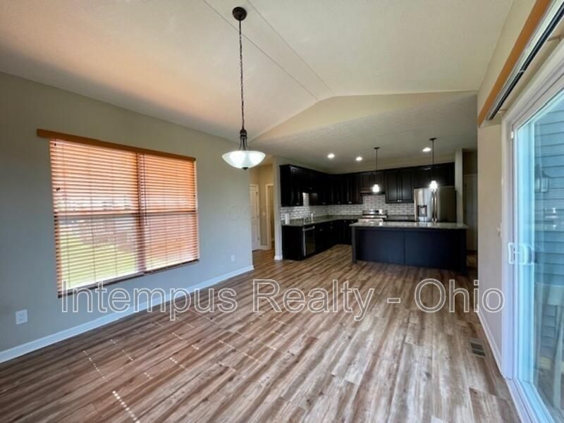 7311 Blackwell Drive, Sunbury, OH 43074 Photo 4
