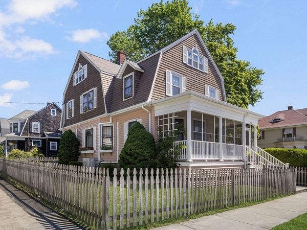 956 Maple St, Fall River, MA 02720