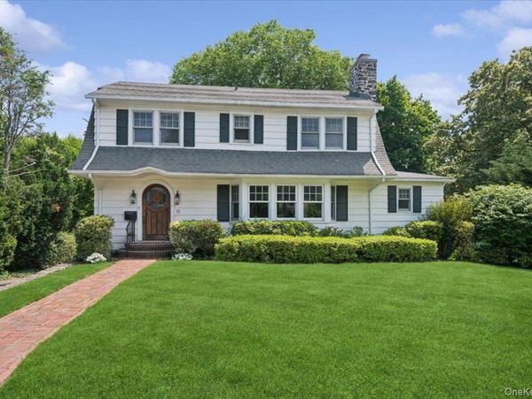 15 Lyons Place, Larchmont, NY 10538