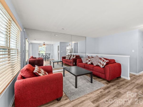 8521 Castle Pine Court, Charlotte, NC 28226