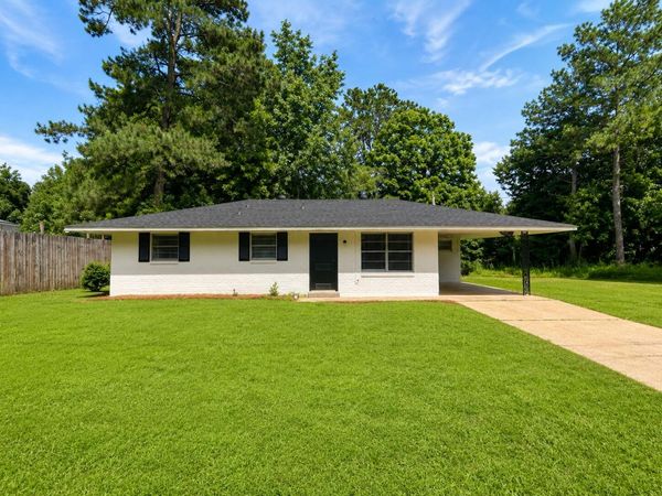 500 Augusta St., Tupelo, MS 38801