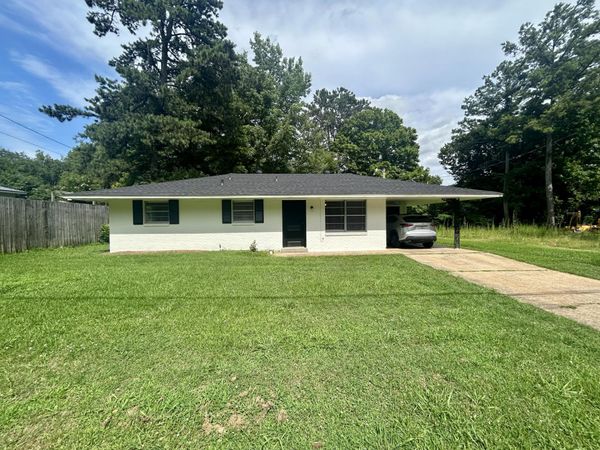 500 Augusta St., Tupelo, MS 38801