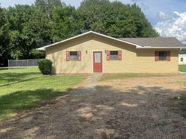 104 N East St., Okolona, MS 38860