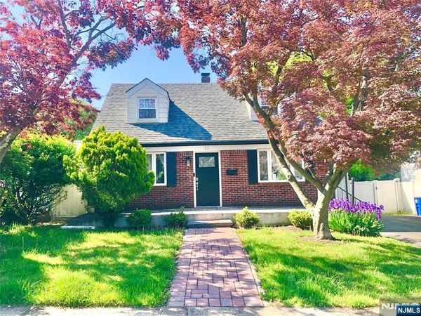 21 Blanche Court, DUMONT, NJ 07628