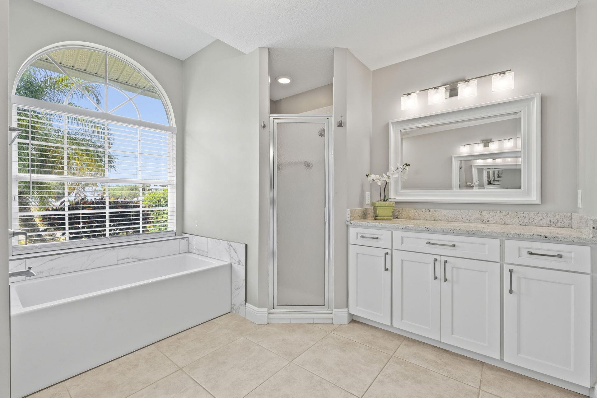 117 Queen Elizabeth Court, Hutchinson Island, FL 34949 Photo