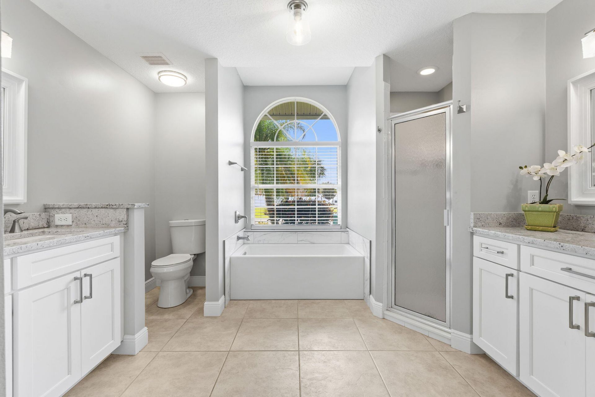 117 Queen Elizabeth Court, Hutchinson Island, FL 34949 Photo