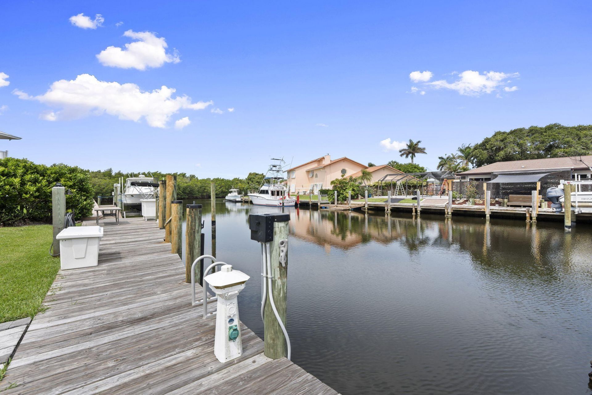 117 Queen Elizabeth Court, Hutchinson Island, FL 34949 Photo