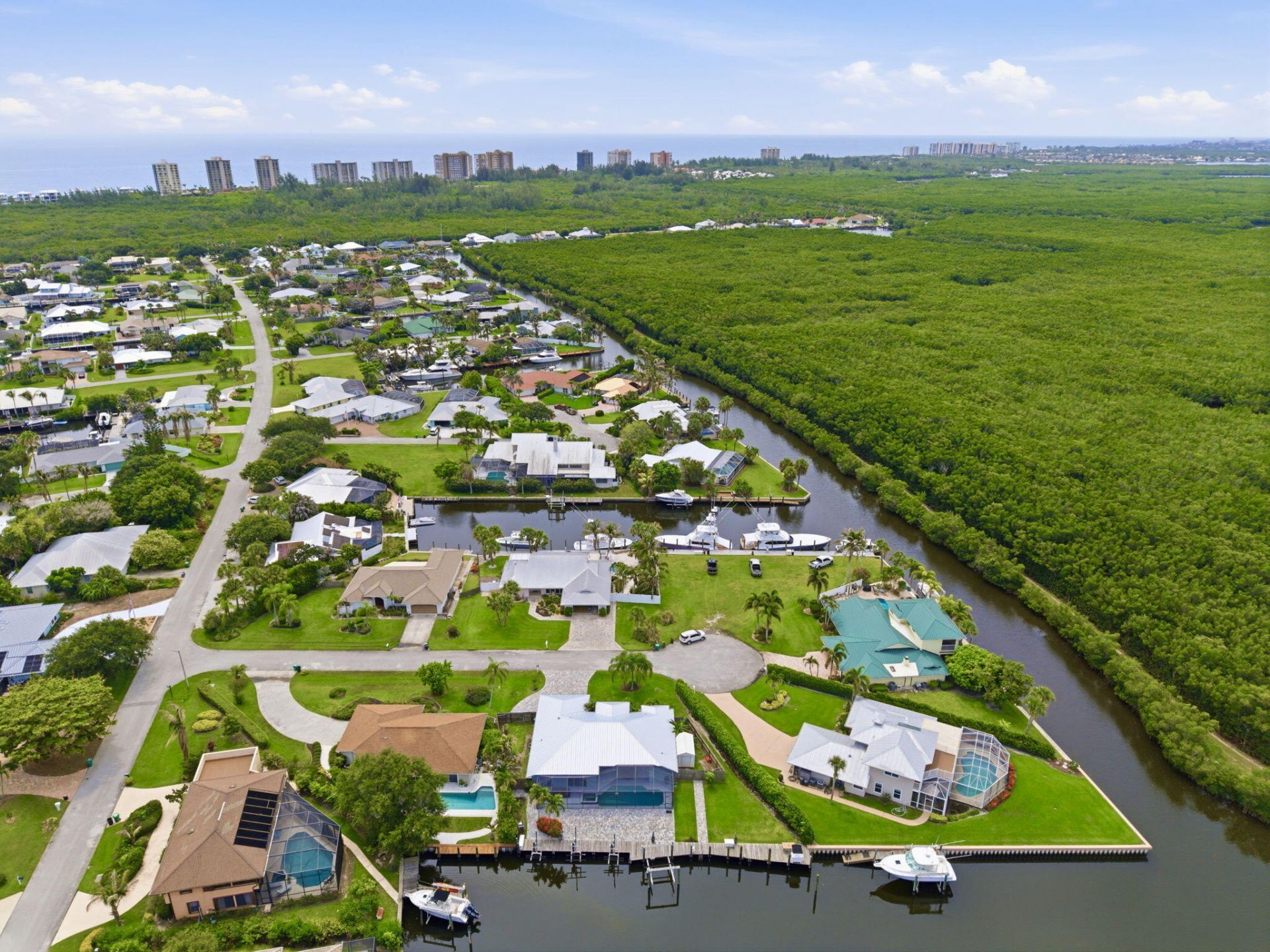 117 Queen Elizabeth Court, Hutchinson Island, FL 34949 Photo