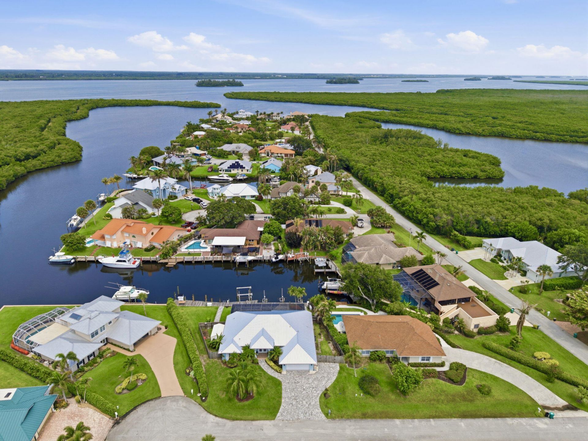 117 Queen Elizabeth Court, Hutchinson Island, FL 34949 Photo