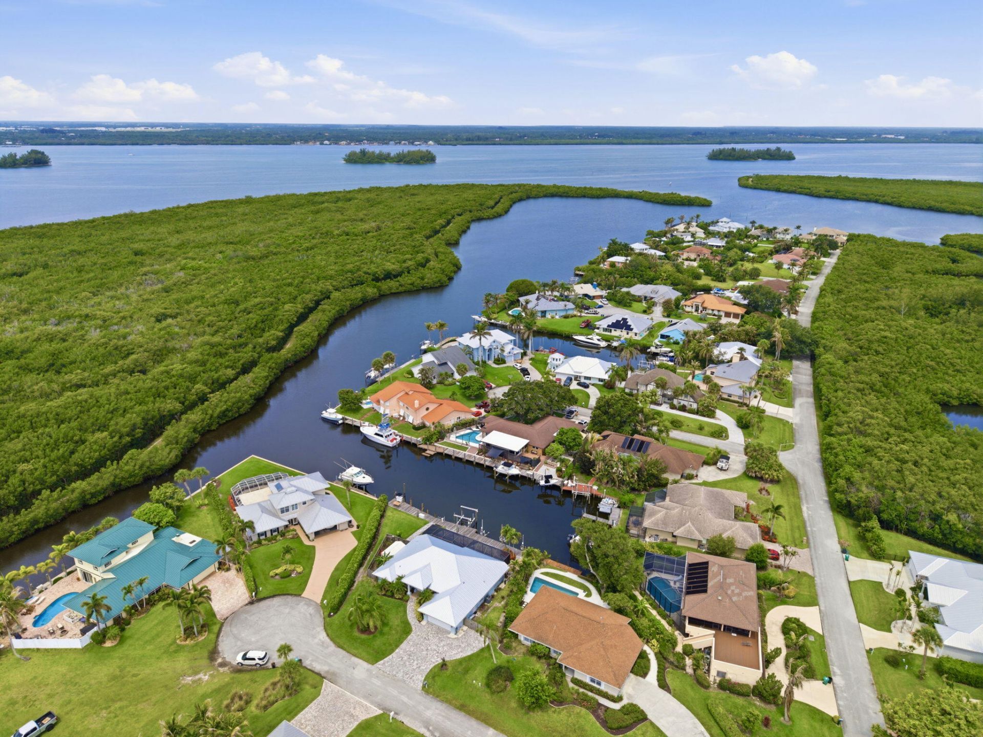 117 Queen Elizabeth Court, Hutchinson Island, FL 34949 Photo