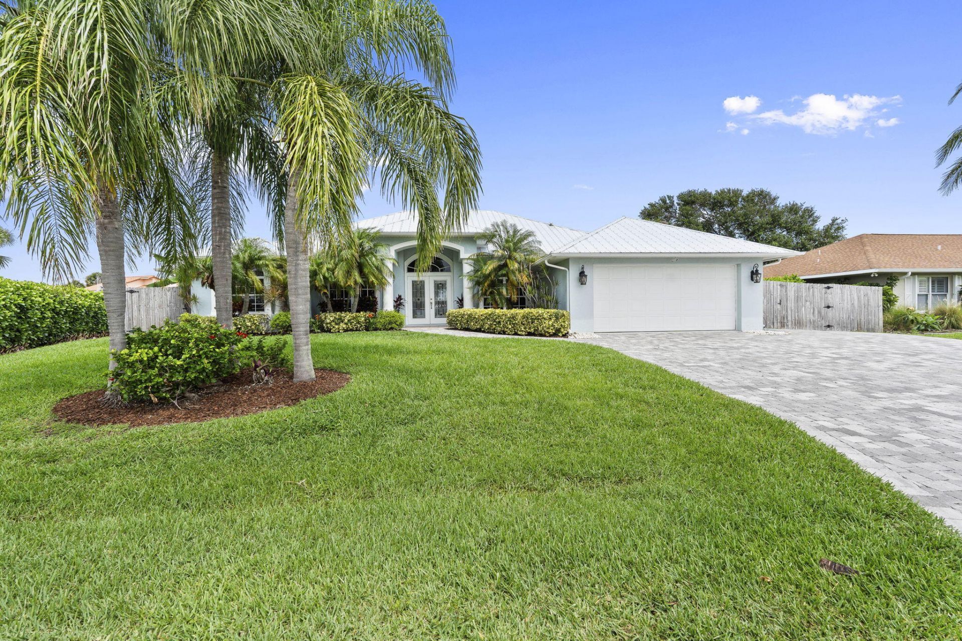 117 Queen Elizabeth Court, Hutchinson Island, FL 34949 Photo