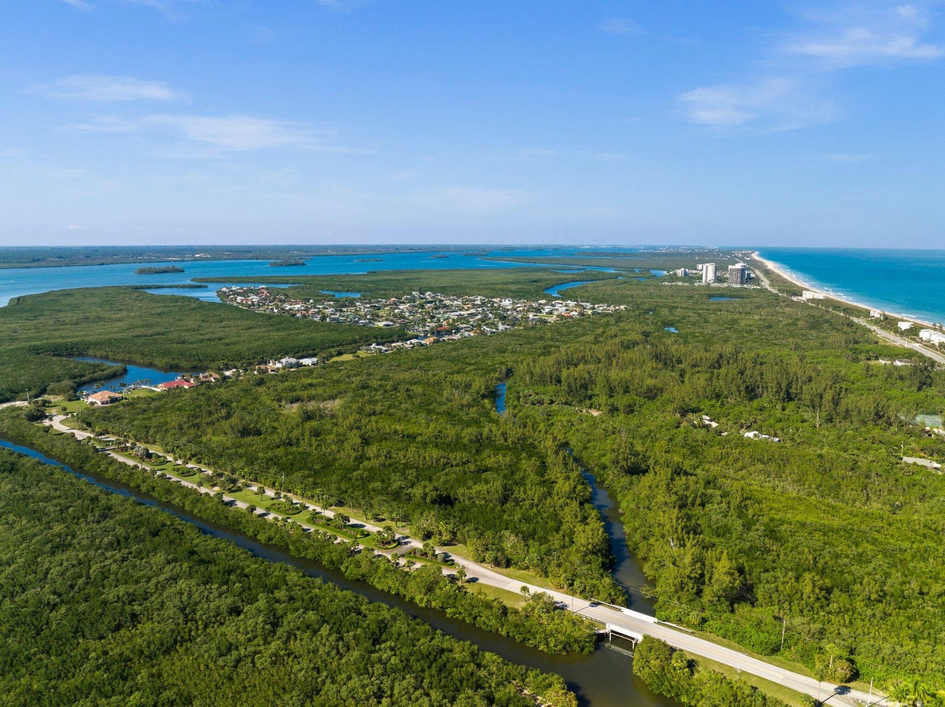 117 Queen Elizabeth Court, Hutchinson Island, FL 34949 Photo