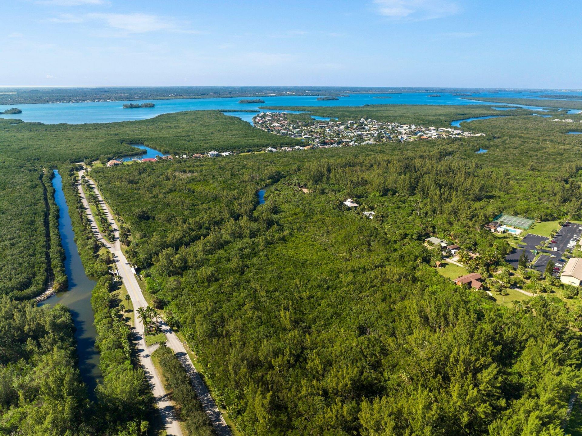 117 Queen Elizabeth Court, Hutchinson Island, FL 34949 Photo
