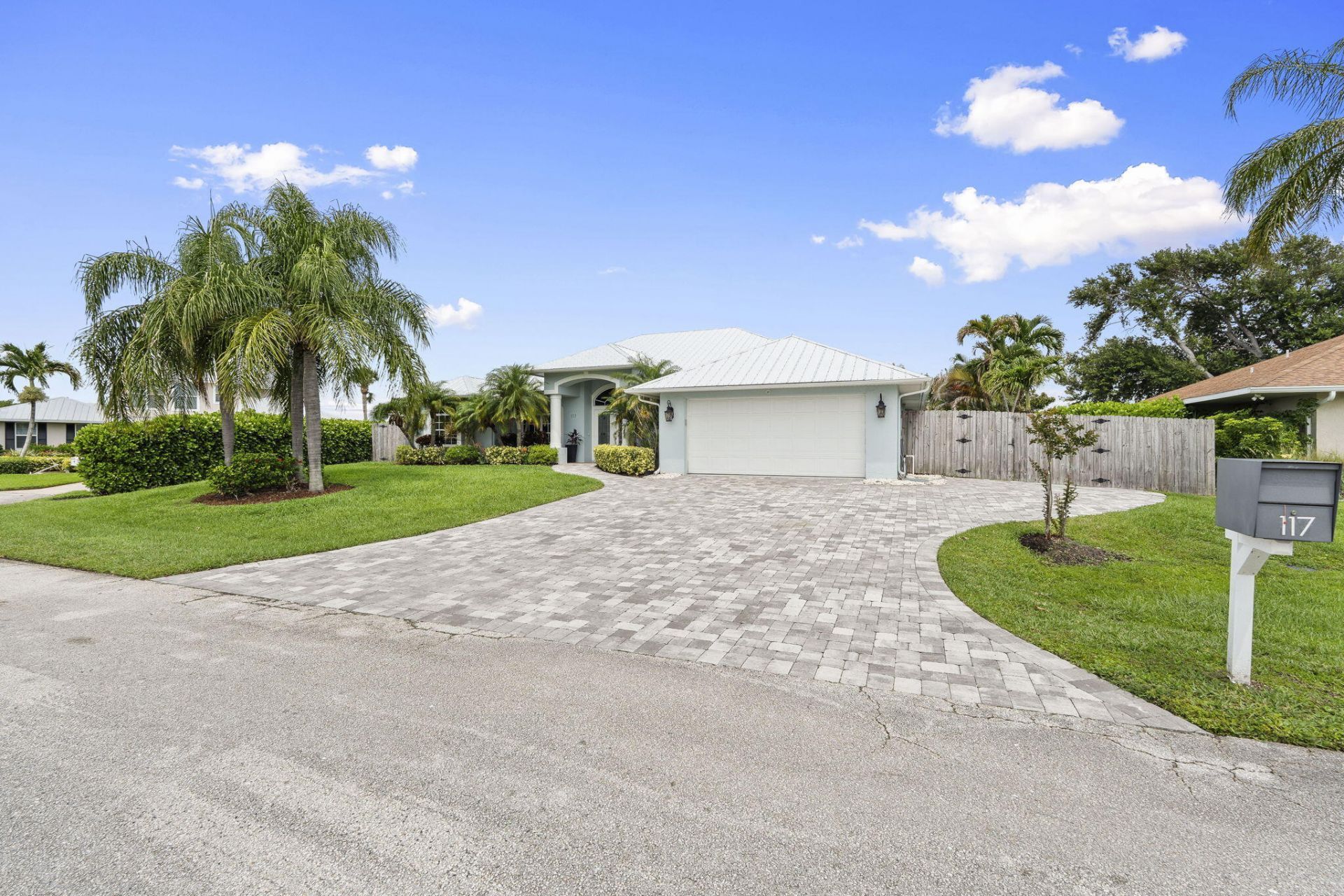 117 Queen Elizabeth Court, Hutchinson Island, FL 34949 Photo