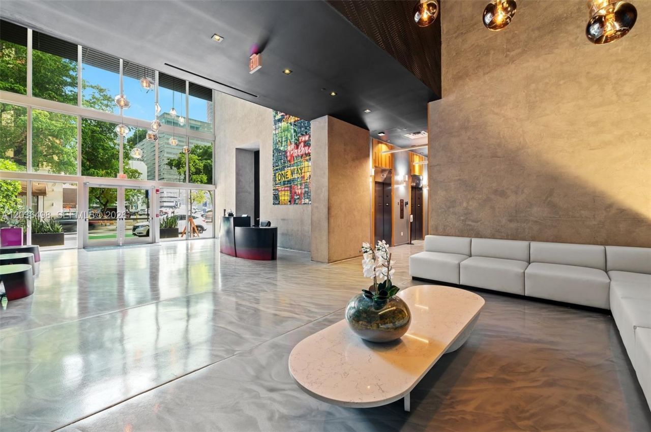 151 SE 1st St , Unit 3202, Miami, FL 33131 Photo