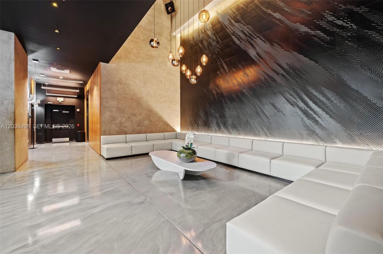 151 SE 1st St , Unit 3202, Miami, FL 33131 Photo