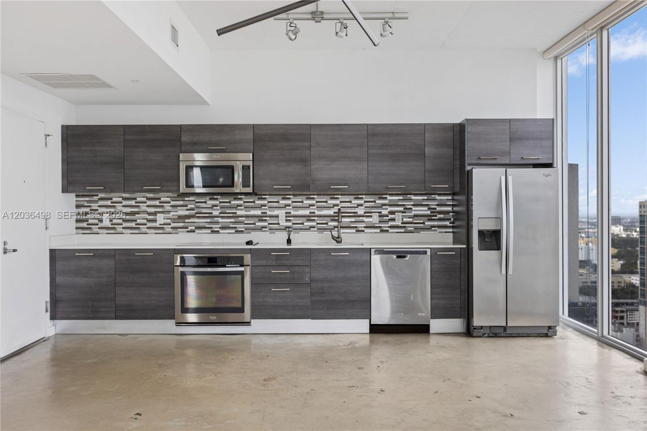 151 SE 1st St , Unit 3202, Miami, FL 33131 Photo