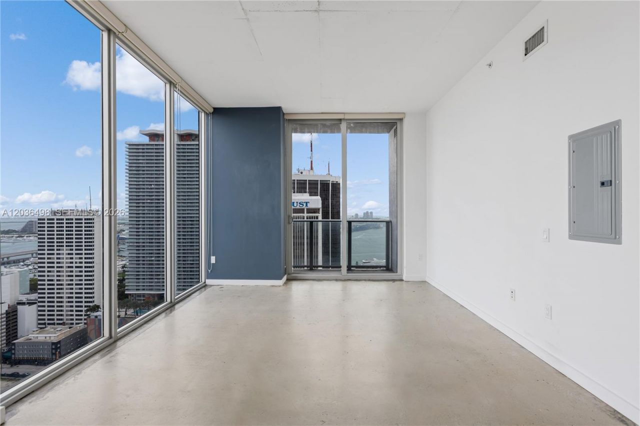 151 SE 1st St , Unit 3202, Miami, FL 33131 Photo