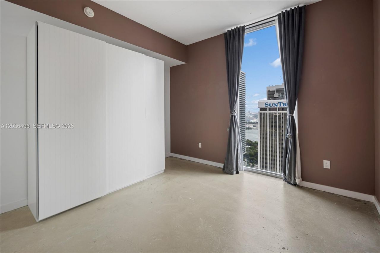 151 SE 1st St , Unit 3202, Miami, FL 33131 Photo