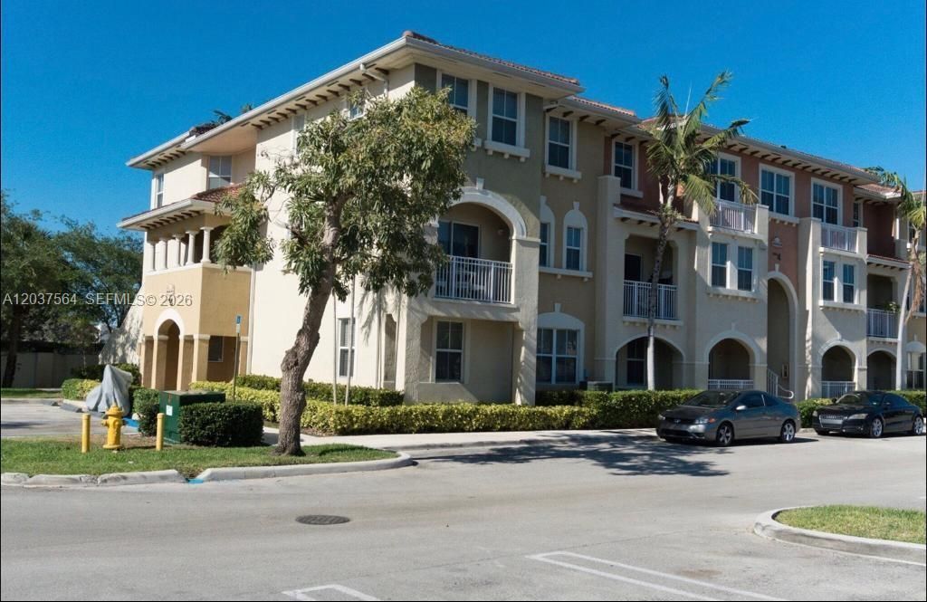 10805 NW 89th Ter , Unit 202-4, Doral, FL 33178 Photo