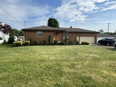 413 Parkview Drive, Girard, OH 44420