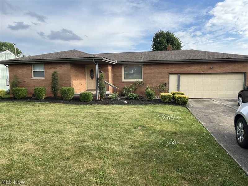 413 Parkview Drive , Girard, OH 44420 Photo 3