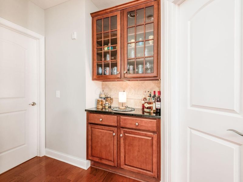 705 N State Street, Unit 100, Westerville, OH 43082 Photo 4