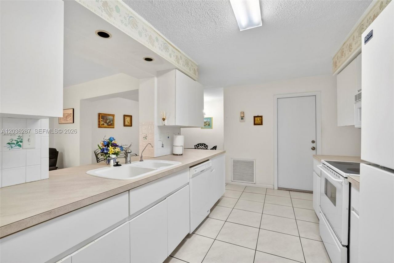 7201 NW 93rd Ave, Tamarac, FL 33321 Photo