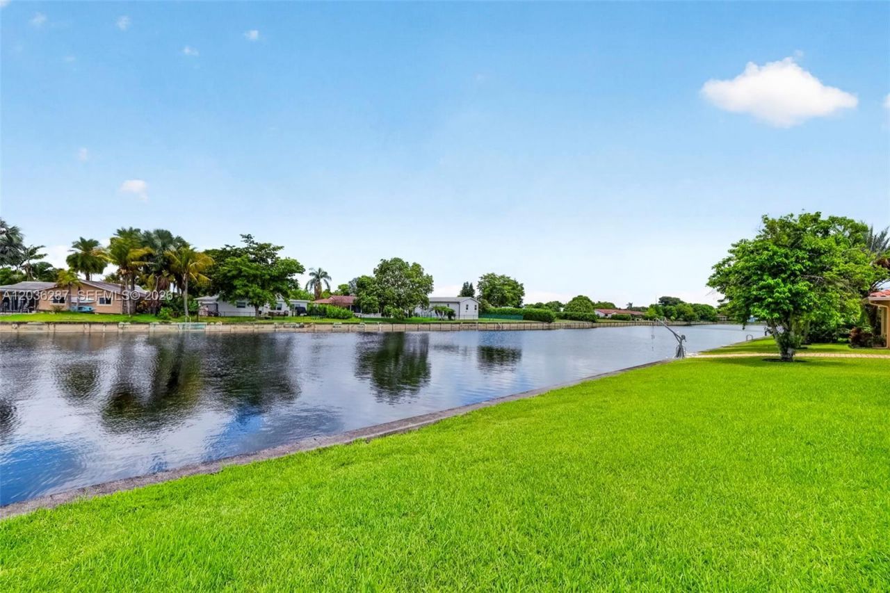 7201 NW 93rd Ave, Tamarac, FL 33321 Photo