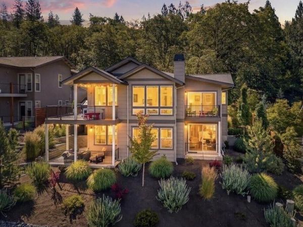 1300 Andrews Place, Jacksonville, OR 97530
