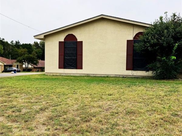 628 Taylor Court, Duncanville, TX 75137