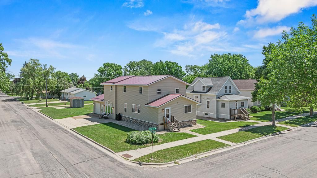 313 7th Street W, Canby, MN 56220