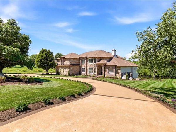 15614 Quail Ridge Drive, Smithville, MO 64089