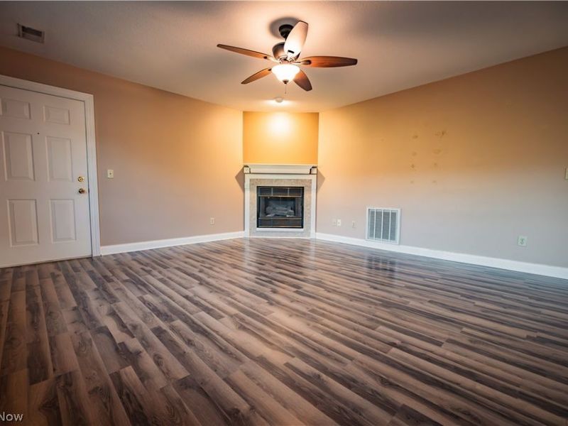 1852 Massachusetts Avenue, Unit 8, Poland, OH 44514 Photo 10