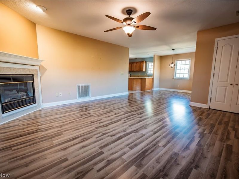1852 Massachusetts Avenue, Unit 8, Poland, OH 44514 Photo 11