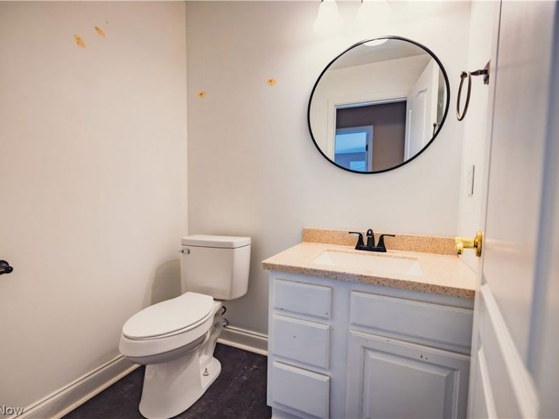 1852 Massachusetts Avenue, Unit 8, Poland, OH 44514 Photo 13
