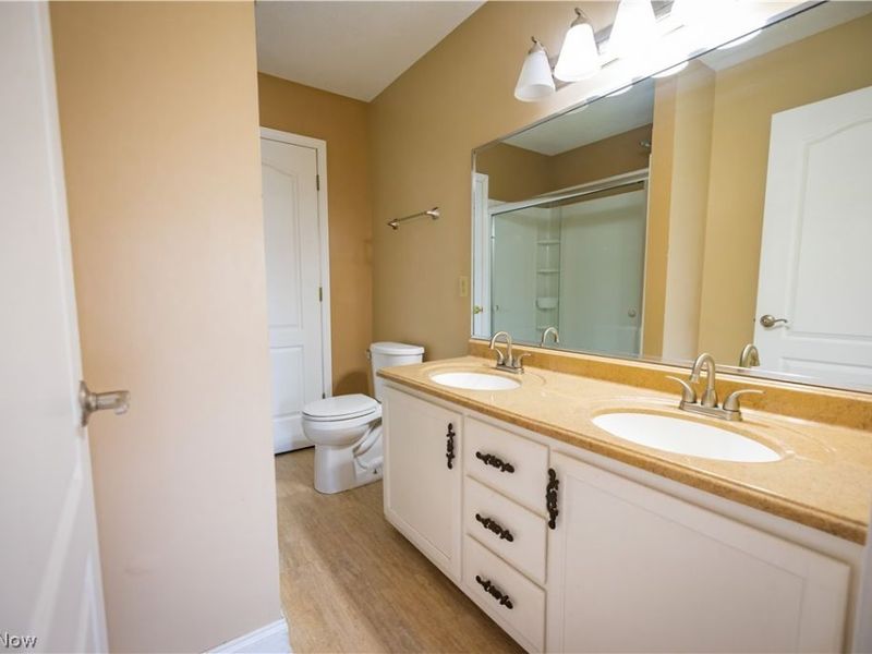 1852 Massachusetts Avenue, Unit 8, Poland, OH 44514 Photo 16