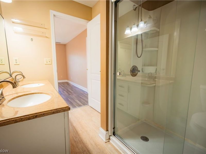 1852 Massachusetts Avenue, Unit 8, Poland, OH 44514 Photo 17